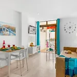 211 Cristianos First Sea Line, Swimming Pool