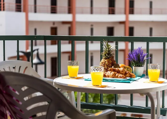 211 Cristianos First Sea Line, Swimming Pool Apartment