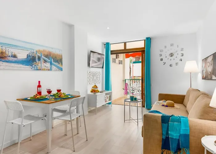 211 Cristianos First Sea Line, Swimming Pool