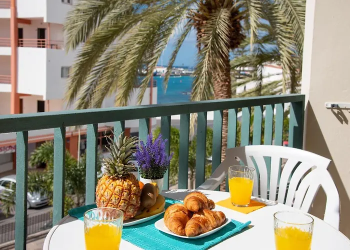 211 Cristianos First Sea Line, Swimming Pool