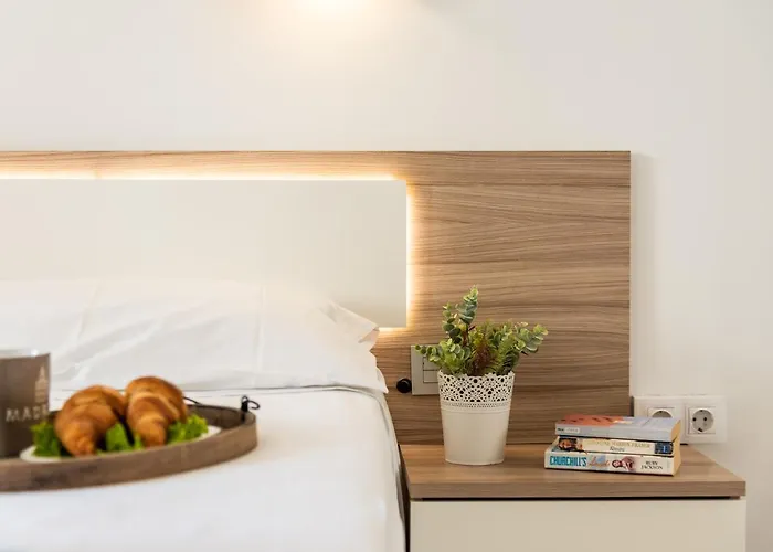 211 Cristianos First Sea Line, Swimming Pool *