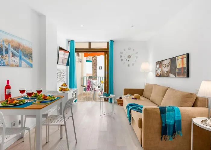 211 Cristianos First Sea Line, Swimming Pool *