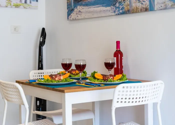 211 Cristianos First Sea Line, Swimming Pool Los Cristianos (Tenerife)